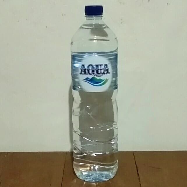 AQUA BOTOL 1,5 L / AIR MINERAL AIR PEGUNUNGAN