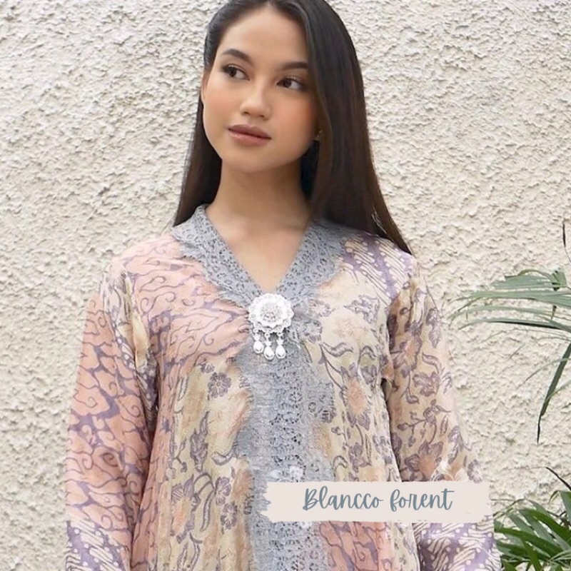 SEWA BAJU KONDANGAN SATU SET BATIK IVORY