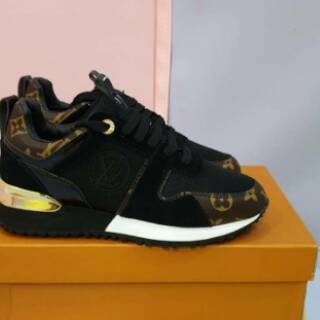 Sepatu Louis Vuitton Run Away Sneaker Black Monogram Premium | Shopee Indonesia