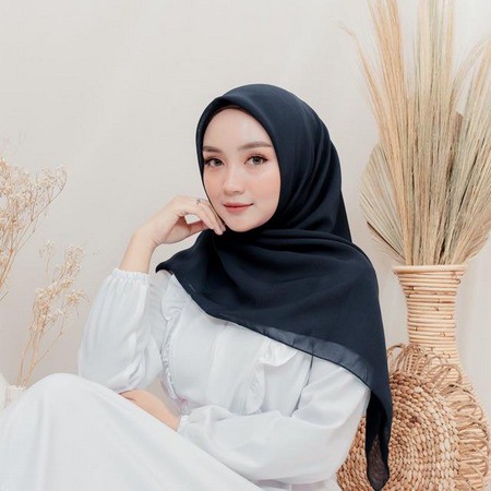 AFI - EC - Bella Square Hijab Segiempat