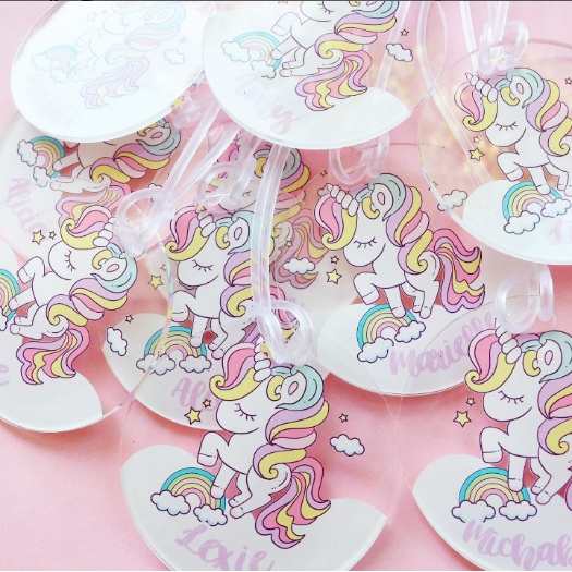 Souvenir Anak bagtag akrilik luggage tag custom nama lucu merchandise souvenir ulang tahun birthday