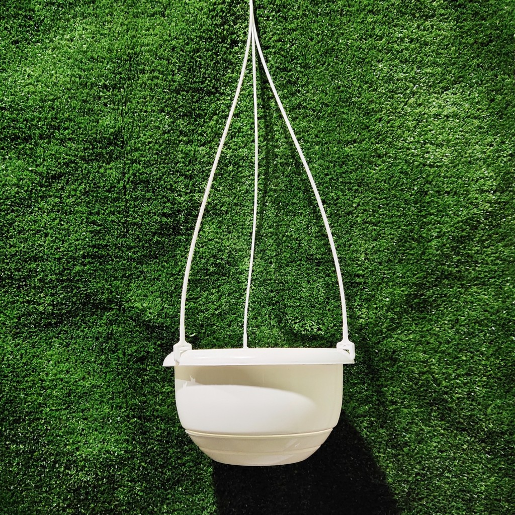 Pot Gantung retro warna putih UK 19 ada tatakan air