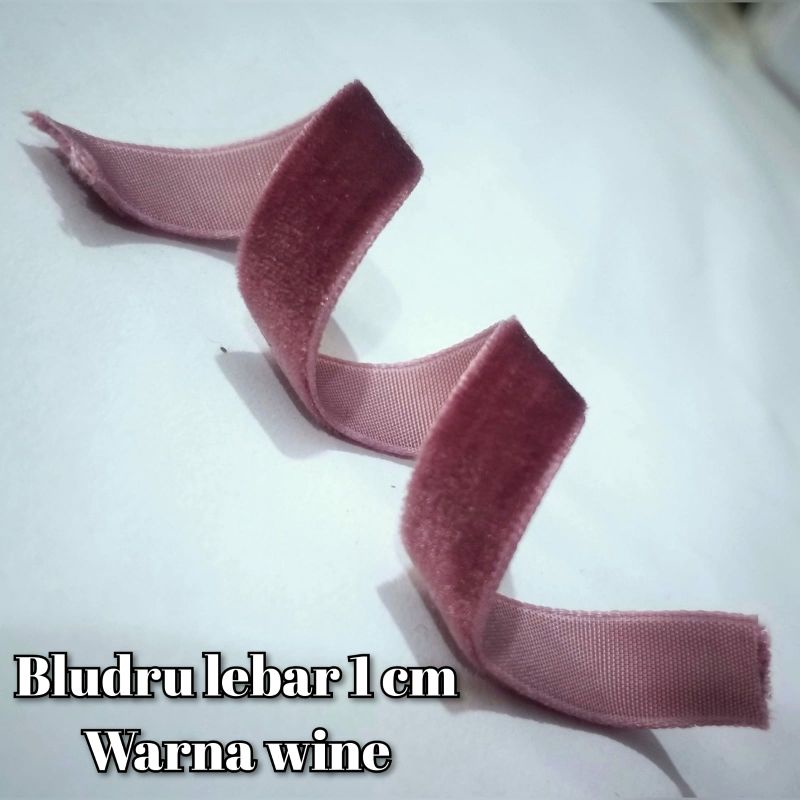 

per meter,pita bludru warna wine lebar 1 cm