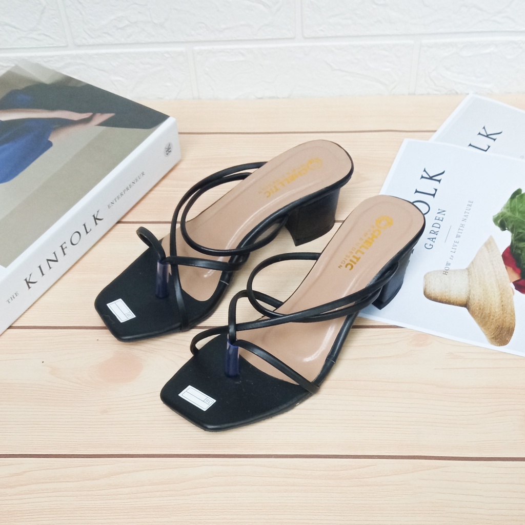 Sandal jepit Wanita/Sepatu Heels Tali Silang Perempuan Remaja 5cm/Sandal Lebaran Wanita Kekinian Terbaru Murah/hils Wanita/Wedges Wanita Sandal/Selop Wanita Pesta/Cod/Bisa Bayar Di Tempat/Gratis Ongkir/hail hils Putih/Slop Slip on Wanita  Import Chelltic