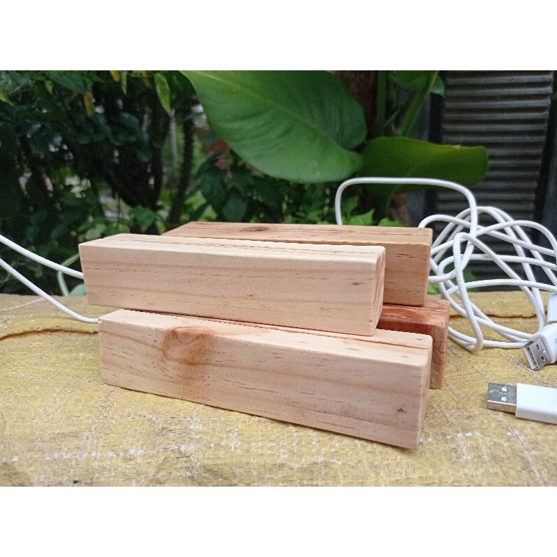 (Finising)Grosir Stand akrilik kayu led/Stand foto dudukan Akrilik / kayu jati belanda /kayu pinus l