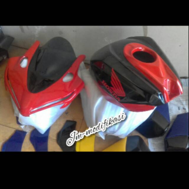Visor/topeng V4 paket kondom tengki CBR150R facelift