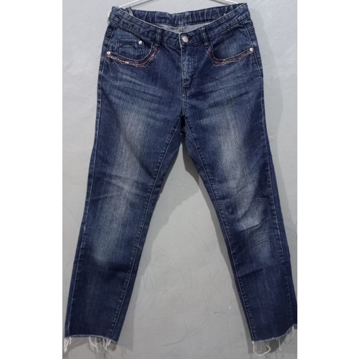 preloved, 344-354 Celana Jeans Rawis