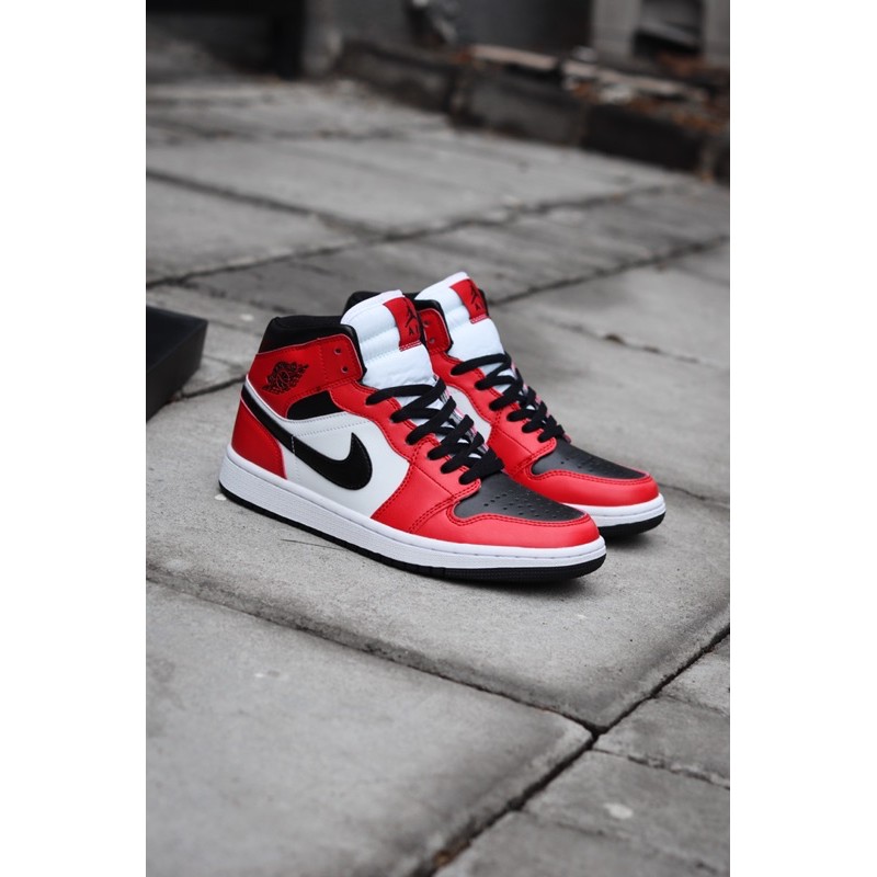 AIR JORDAN 1 CHICAGO BLACK TOE ORIGINAL 1:1