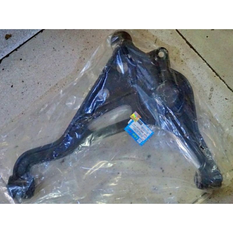 LOWER ARM ASSY BALL JOINT DEPAN SAYAP KAMPAK BAWAH KANAN KIRI SUZUKI GRAND ESCUDO 1.6 2.0 XL7 XL-7