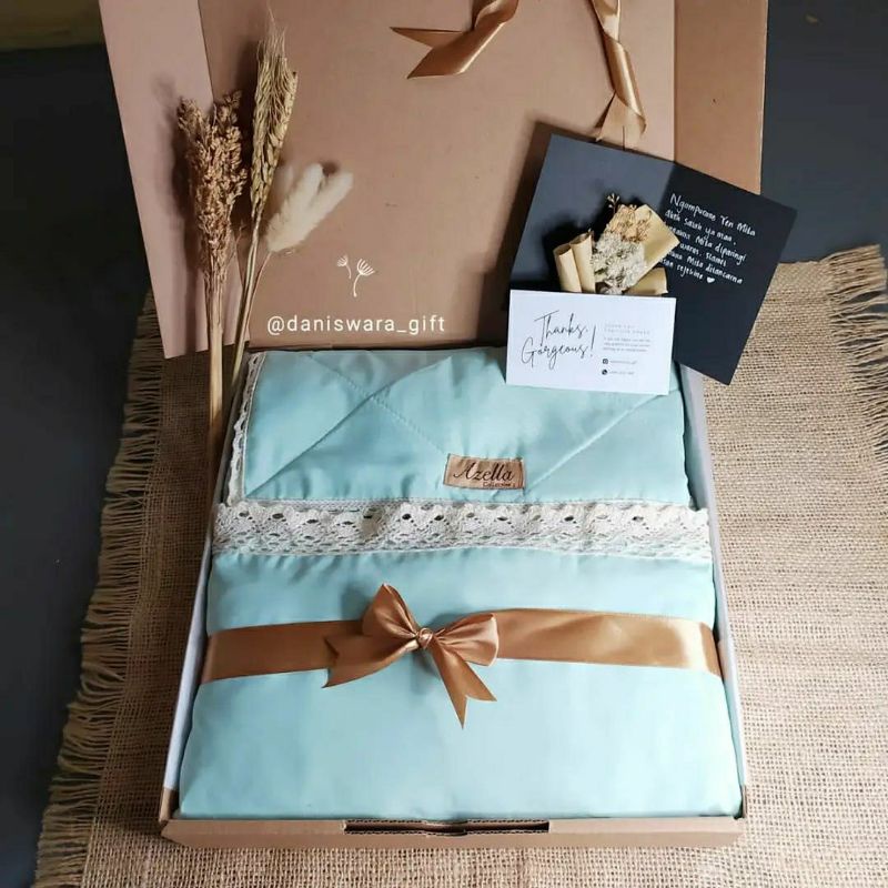 

Hampers kado mukena Azella