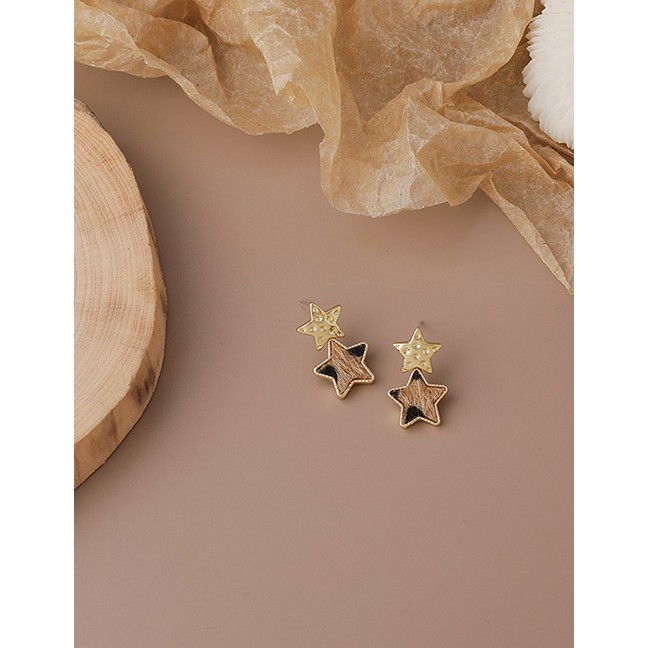 LRC Anting tusuk Fashion Gold Color Five-pointed Star Small Leopard Pattern P71889