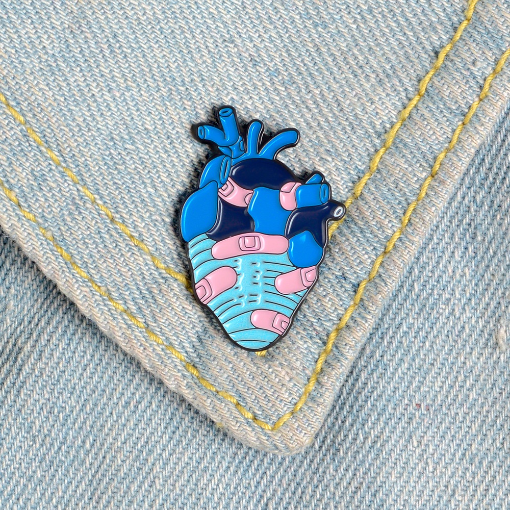 Bros Pin Enamel Bentuk Kartun Organ Jantung Patah Warna Pink Untuk Hadiah