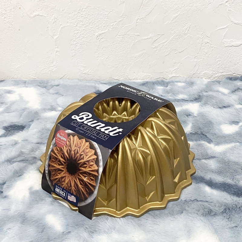 Nordic Ware Bundt Cut Crystal Pan