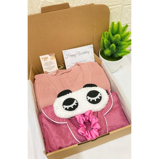 

Hampers Piyama Cardigan/ Cardigan Piyama / Hampers Wedding / Kado Pernikahan / Hampers Ulang Tahun/Anniversary