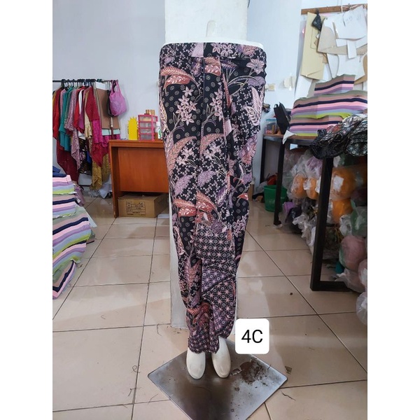 (2/3) Rok batik FOIL EMAS pinggang karet. Langsung pakai. Termurah produksi sendiri. KeroncongBusana-4C