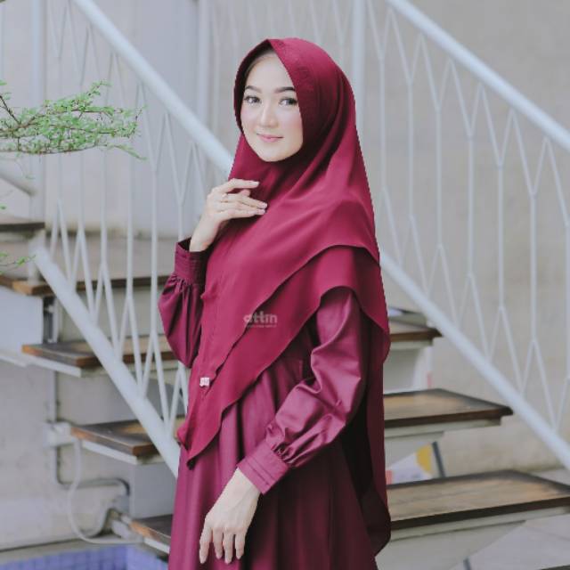 Nahira dress by attin