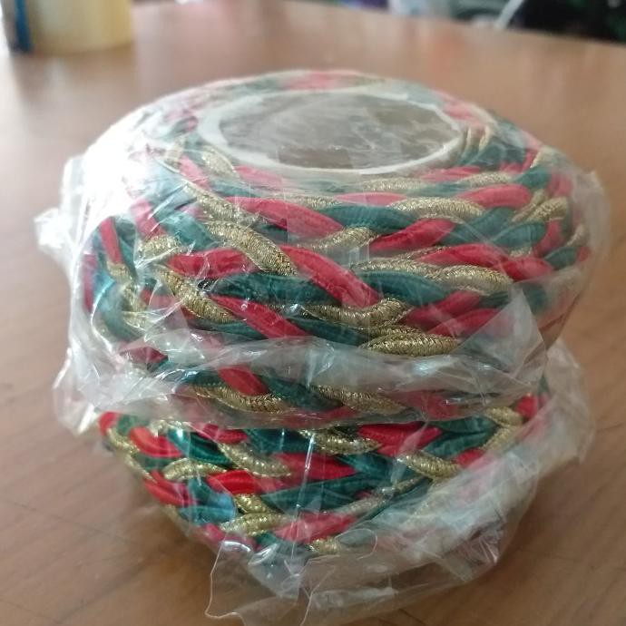 

HIASAN DEKORASI NATAL PITA KAIN TAMBANG 3 WARNA ROLL TERBARU