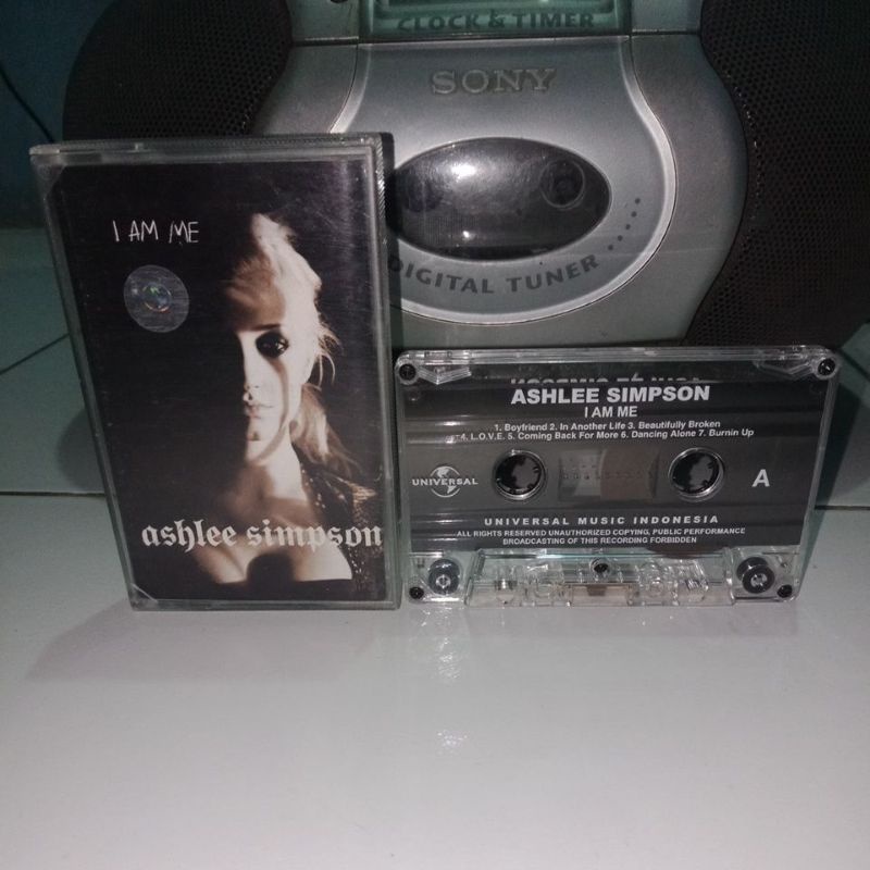 Kaset Pita Ashlee Simpson