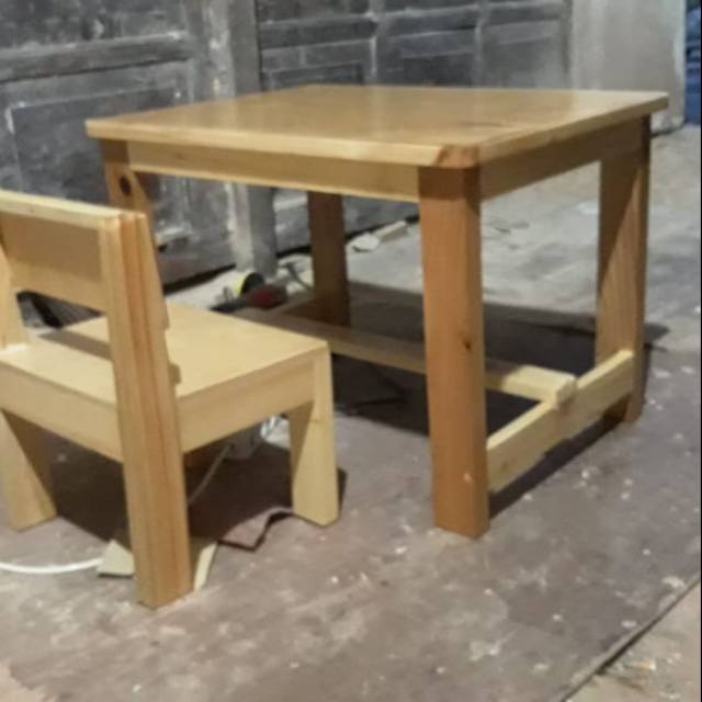 Meja dan kursi belajar anak / meja TK