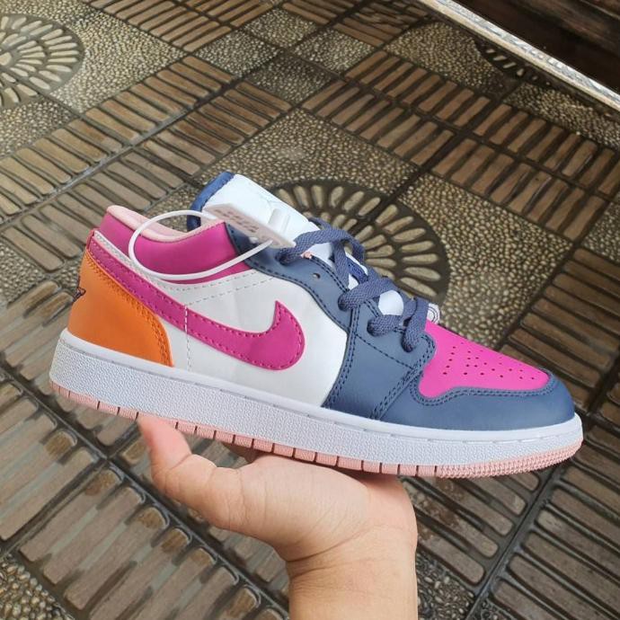 sepatu sneakers nike air jordan 1 low mismatch purple magenta
