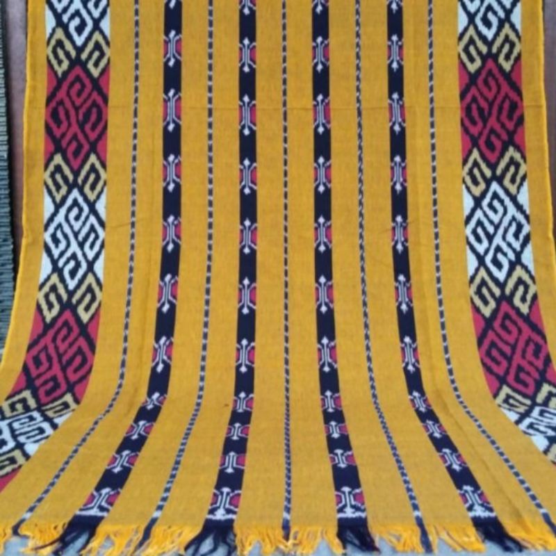 Kain Tenun Toraja kuning