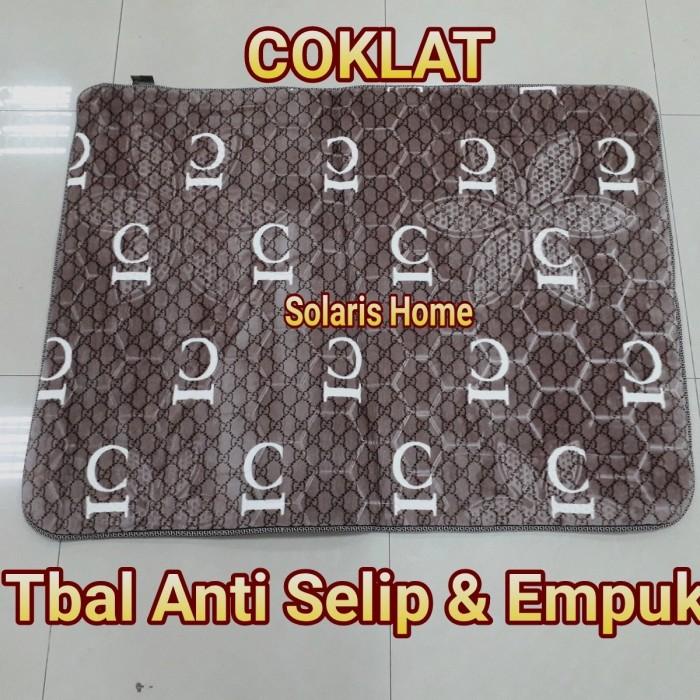 Karpet Empuk Alas Meja Tamu Sofa/Sholat Tebal Lembut Anti Licin.