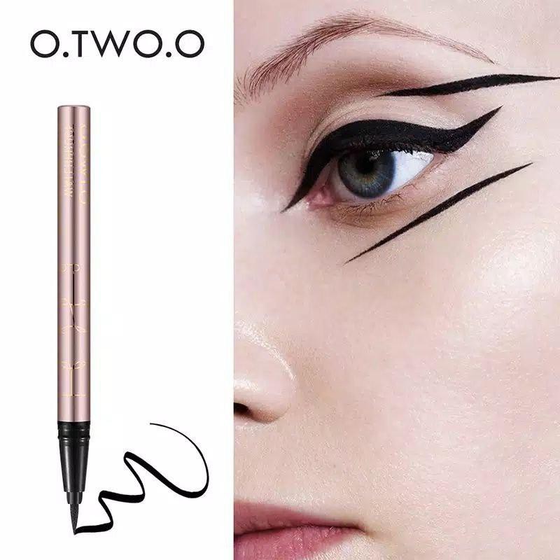 O.TWO.O Eyeliner Cair Anti Air Tahan Lama