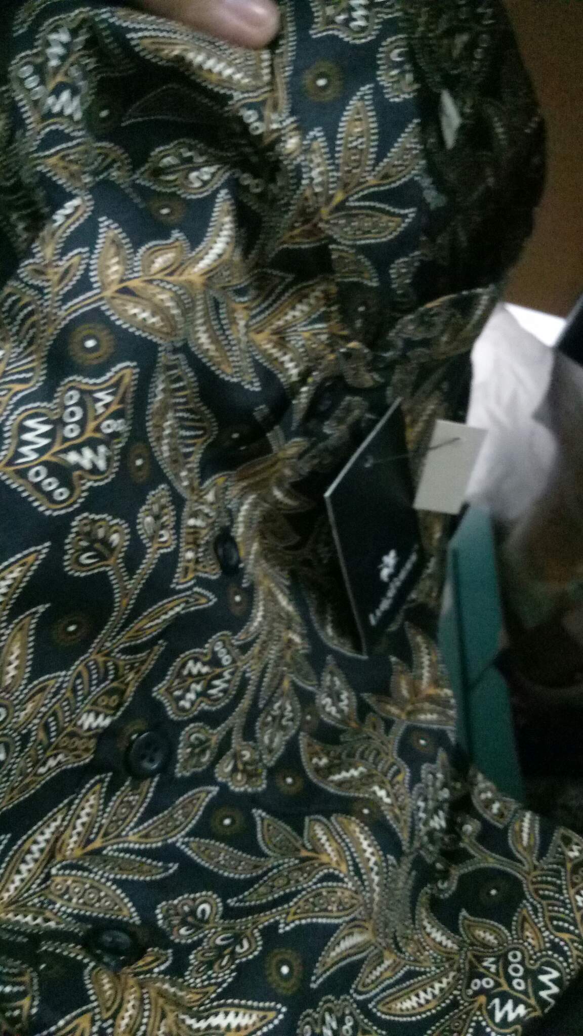 Kemeja Batik Anak Slimfit Lengan Panjang Warna Dasar Hitam Motif Coklat