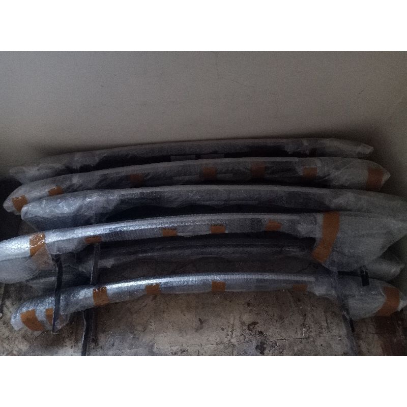 Tanduk / Tanduk bumper belakang / pengaman bumper belakang avanza 2012/2016 original