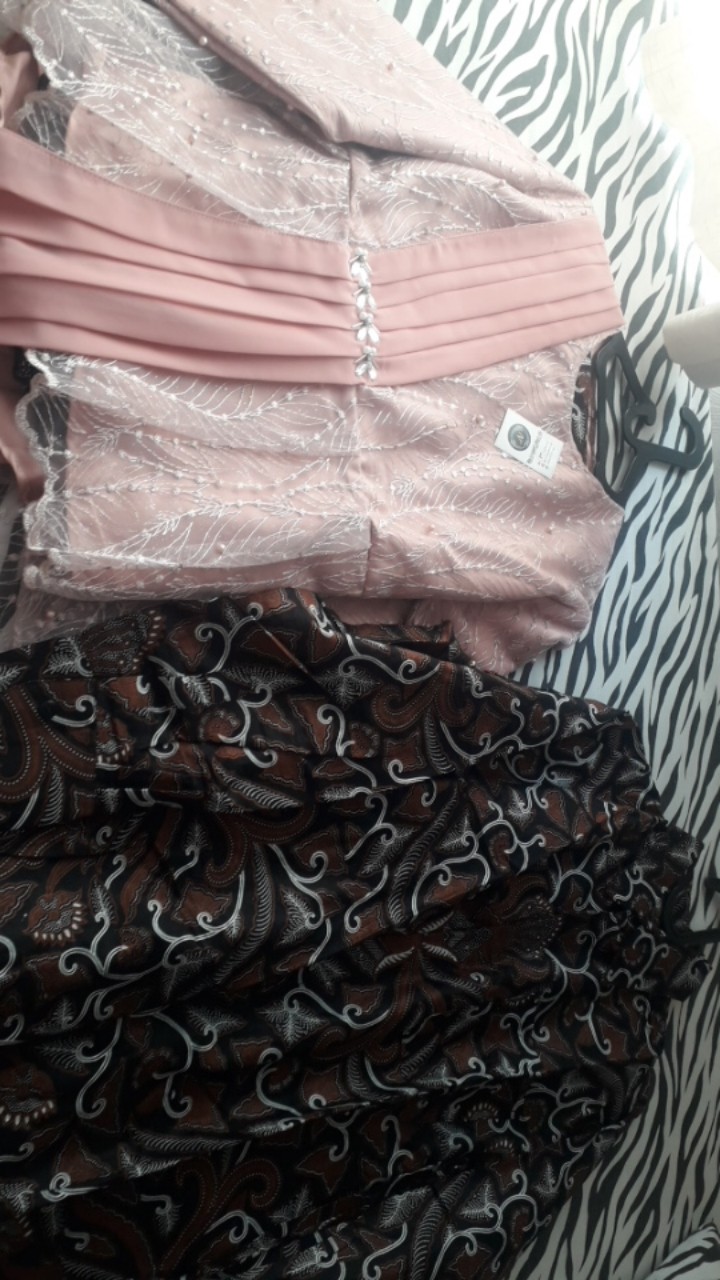 Batik Couple Kebaya Tunangan Amalia Brown Kondangan Lamaran Wisuda