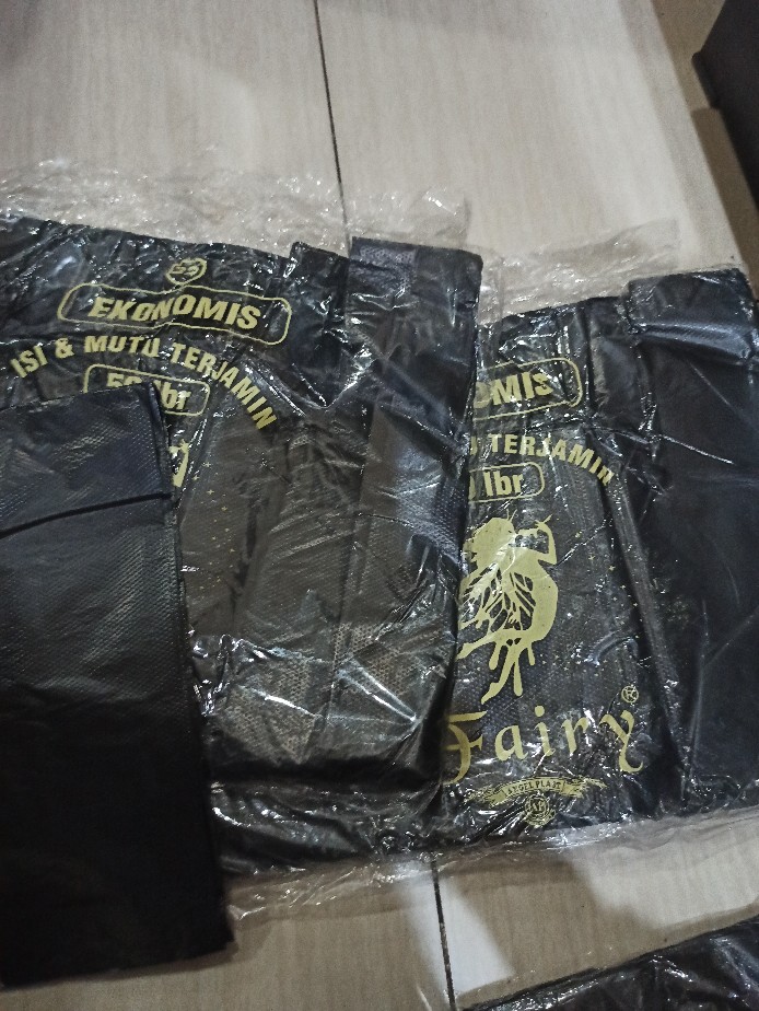 Kantong Plastik Kresek Ekonomis Hitam Embos 35 X 50 Cm Isi 50lembr