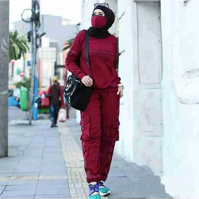 STELAN BAJU OLAHRAGA  WANITA MUSLIM