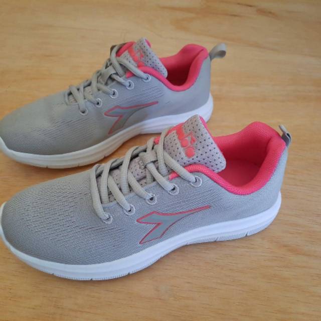 SEPATU ORIGINAL STORE - SEPATU RUNNING DIADORA WANITA INCISA GREY PINK ORIGINAL BNIB