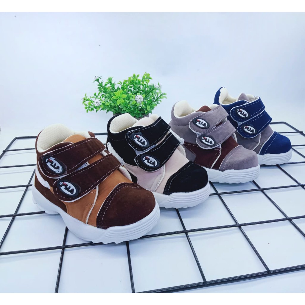 Sepatu anak laki laki sporty umur 1 5 tahun casual terbaru murah kekinian Sepatu anak Sneaker