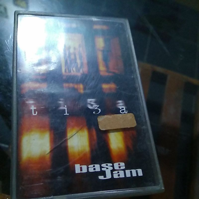 Kaset pita Base Jam : t  i 3 a.