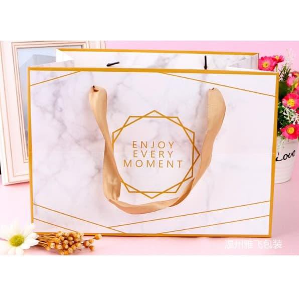 

PROMO - Paper Bag Tebal Motif Vintage Elegan / Kantong Bingkisan Marmer Pita