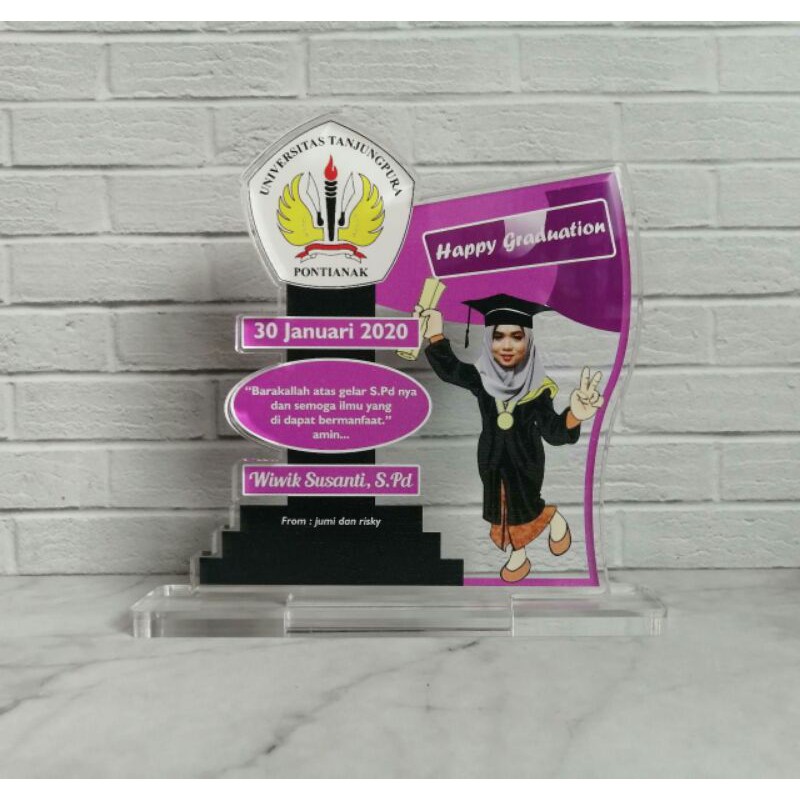 Plakat Wisuda Akrilik, Kado Wisuda Unik