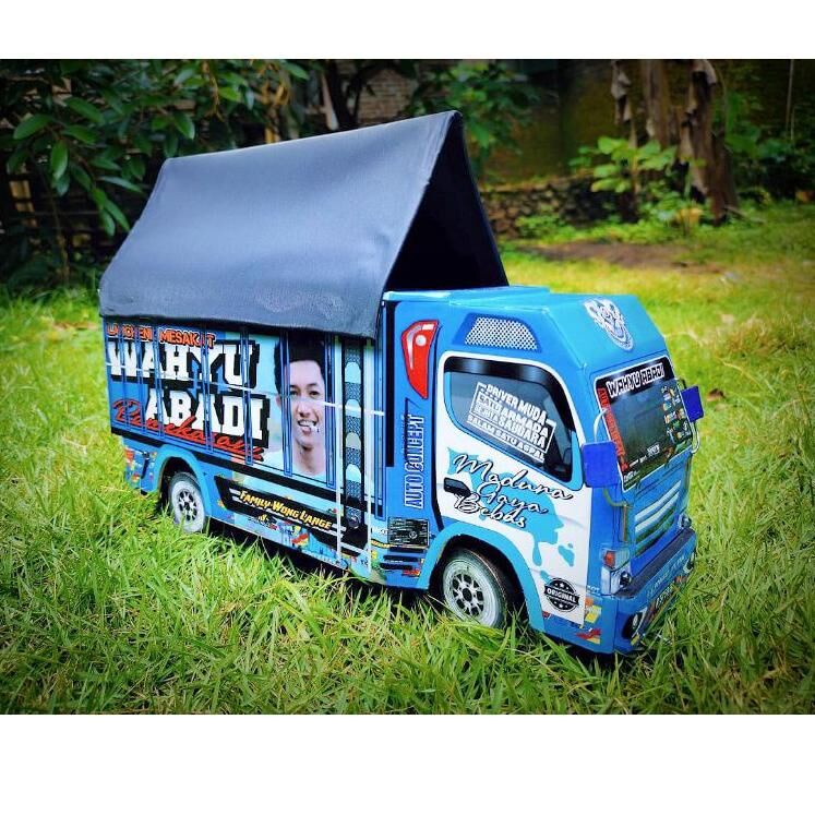 miniatur truk oleng/miniatur truk/isuzu/miniatur truk kayu/miniatur truk remot/miniatur truk terlari