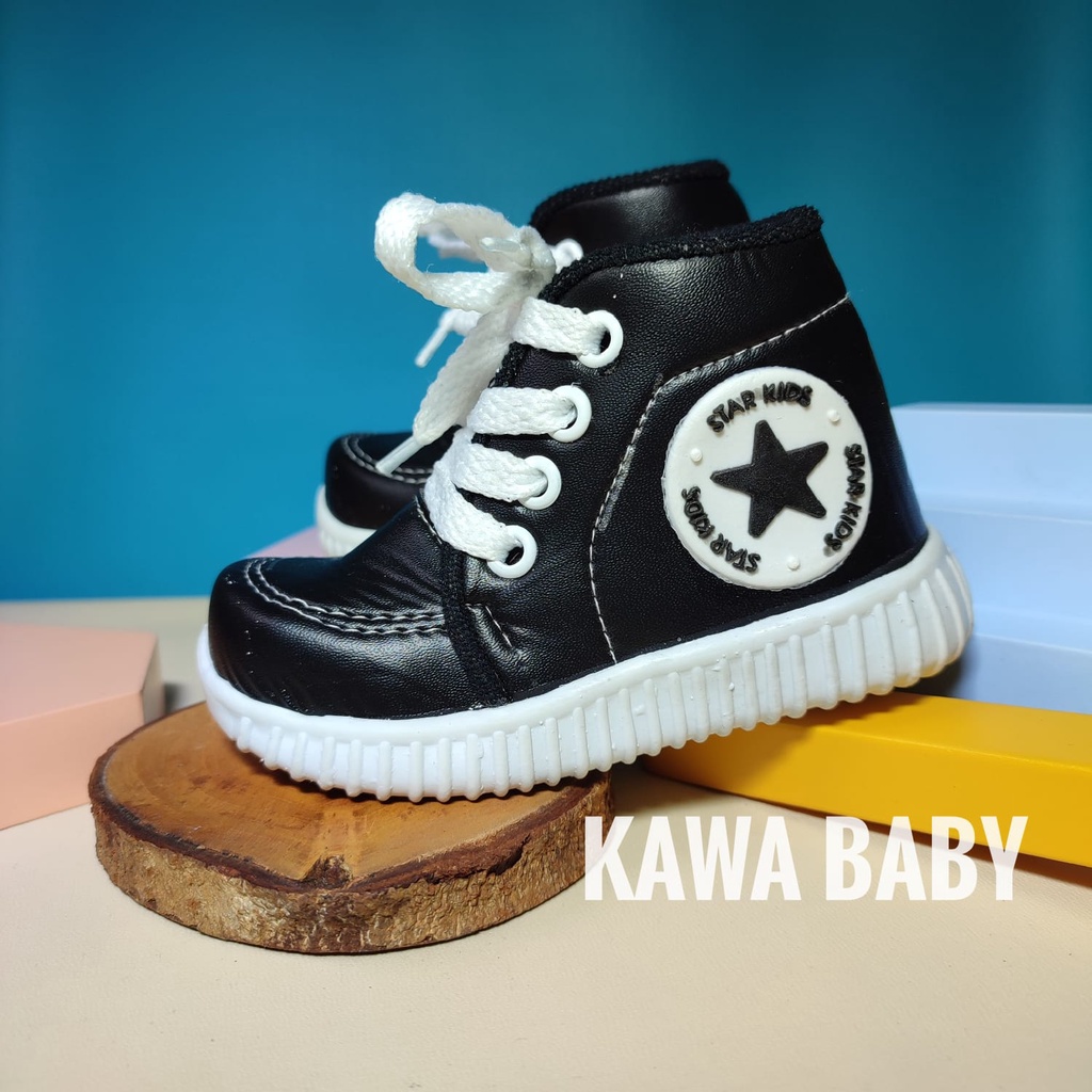 Sepatu boot anak 1 2 3 tahun unisex hitam berbintang