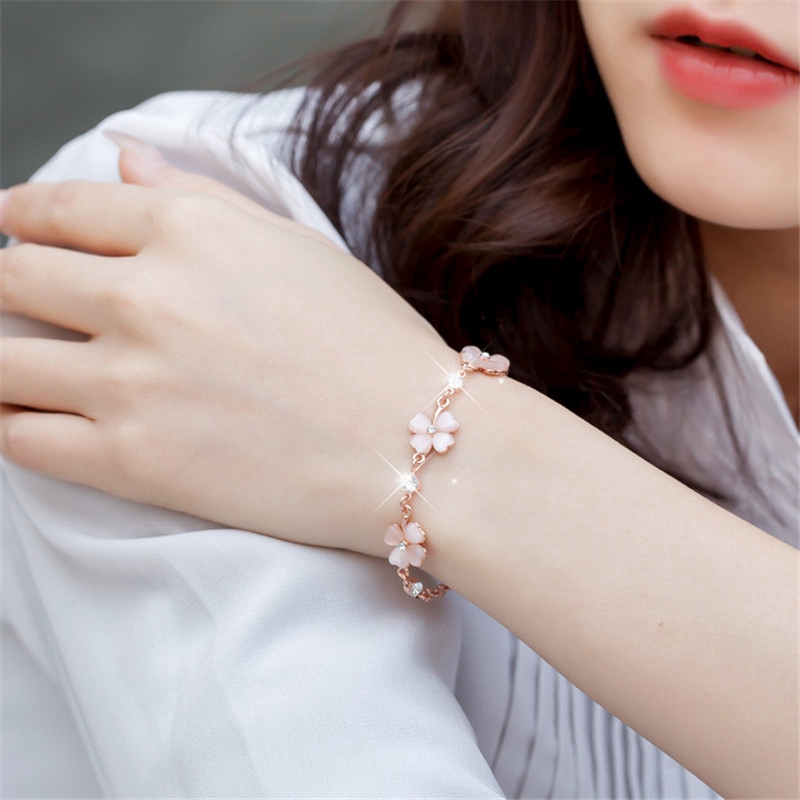 Fashion Aksesoris Pink Diamond Clover Bracelet Gelang Bunga Persik