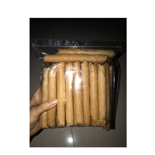 

SEMPRONG 250 GRAM KUE SEMPRONG KUE KAPIT LINGKAR KAPIT SEMPRONG SNACKY MEDAN