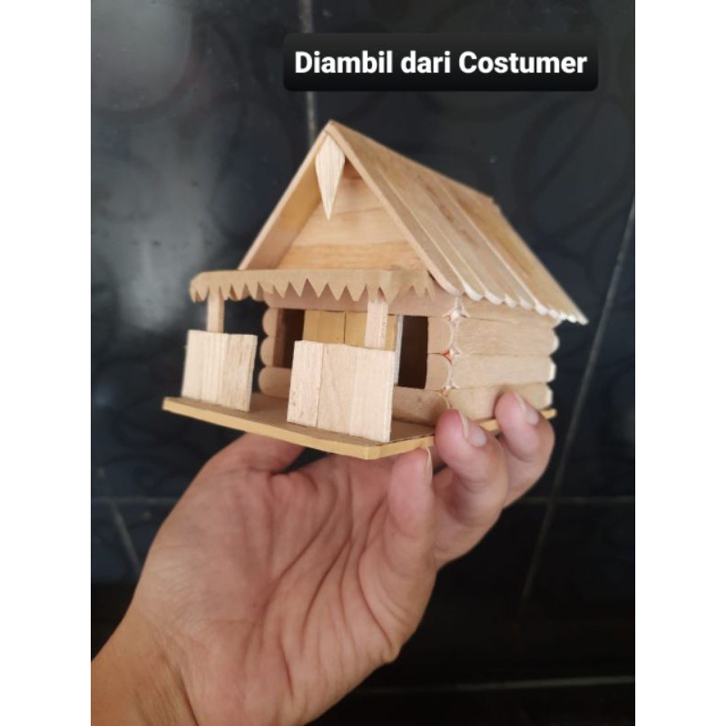 

Miniatur rumah adat betawi
