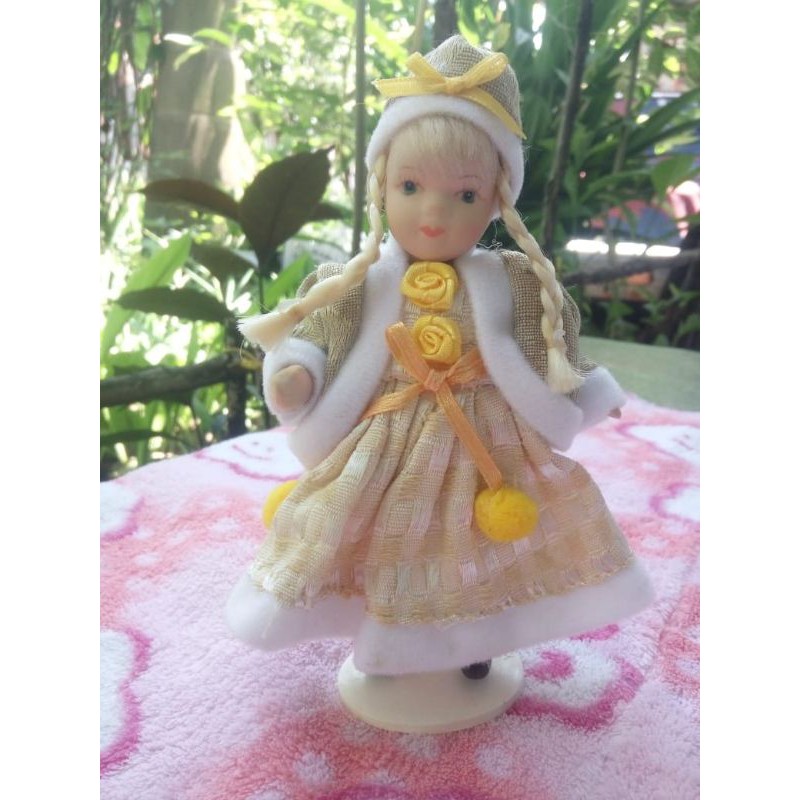 Boneka porselen Little Vivian, BUKAN SPIRIT DOLL