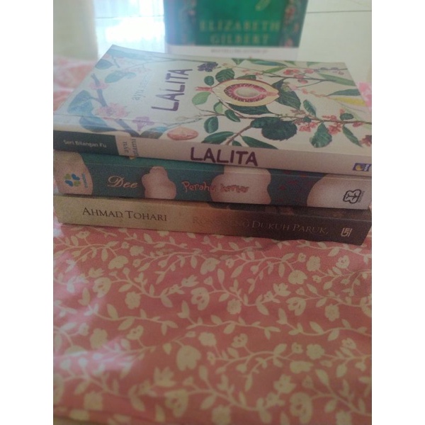 Novel Preloved Perahu Kertas- Dee