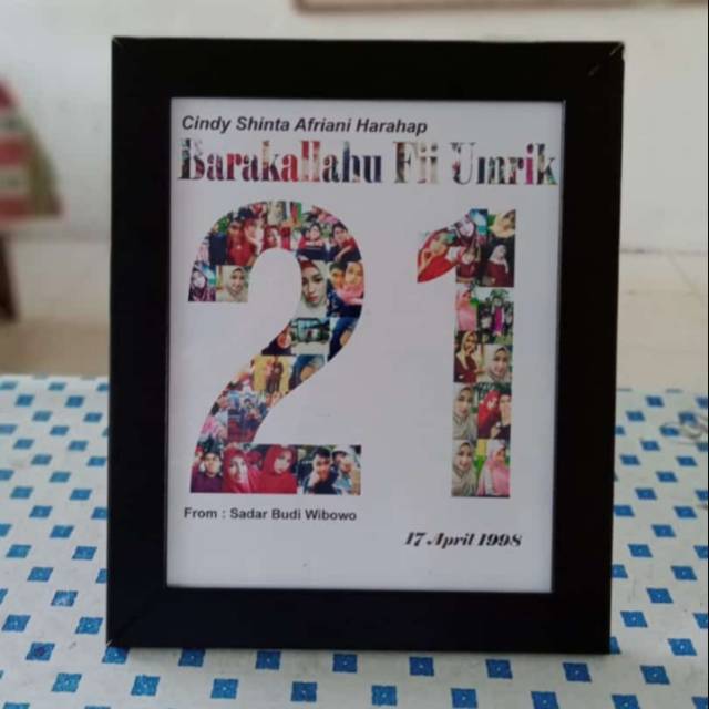 Desain Foto Mozaik Angka + Bingkai