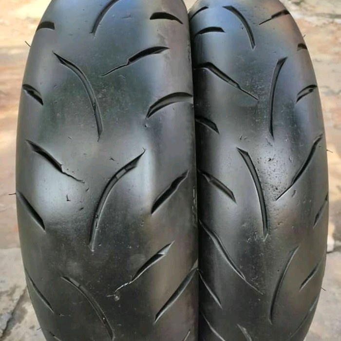sepasang ban maxxis untuk NMAX