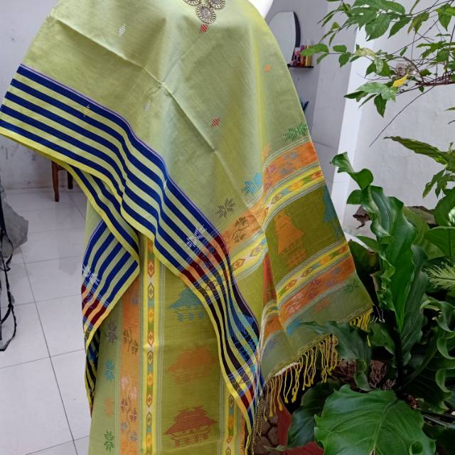 SEMI SUTRA MOTIF SOPO TOBA WARNA KUNING GRADASI BIRU KOLEKSI RUMAH TENUN AILSA  #RUMAHTENUNAILSA