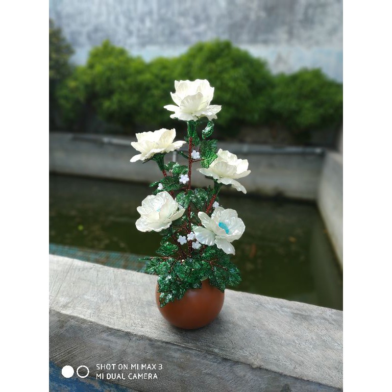 bunga mawar akrilik