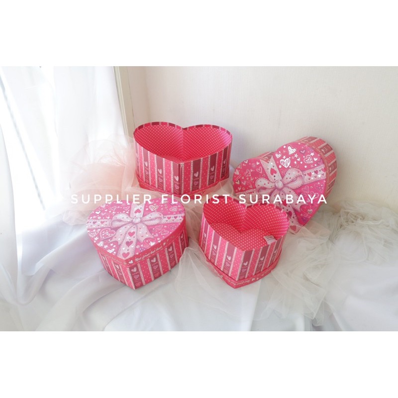 BOX HATI BESAR 30CM/box bentuk hati/box kertas/box bunga/kotak hati/kotak bunga/kotak stationary