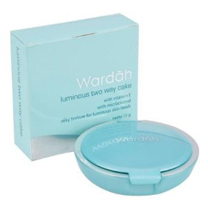 Wardah Everyday Luminous Two Way Cake